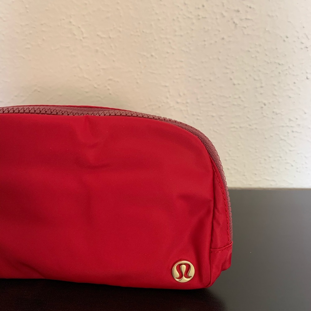 lululemon Lunar New Year Everywhere Belt Bag in Dark Red/Smoky Red Gold NWT New - Picture 2 of 16